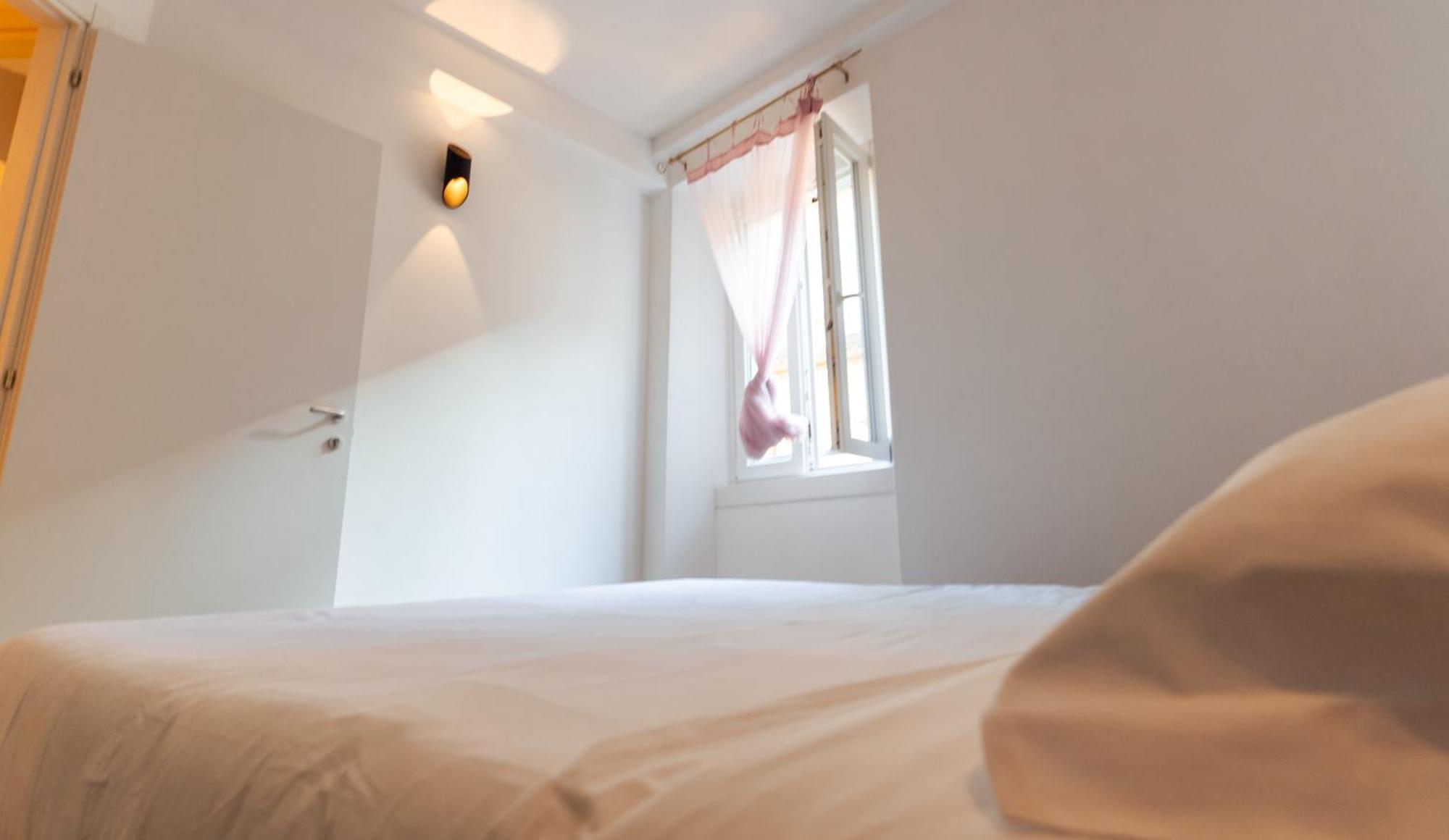 Exclusive Apartment - Magritte Style Lecco Exterior photo