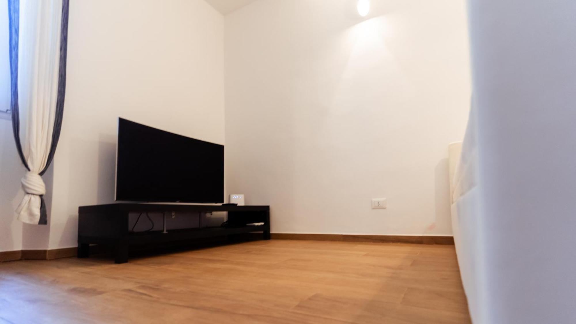 Exclusive Apartment - Magritte Style Lecco Exterior photo