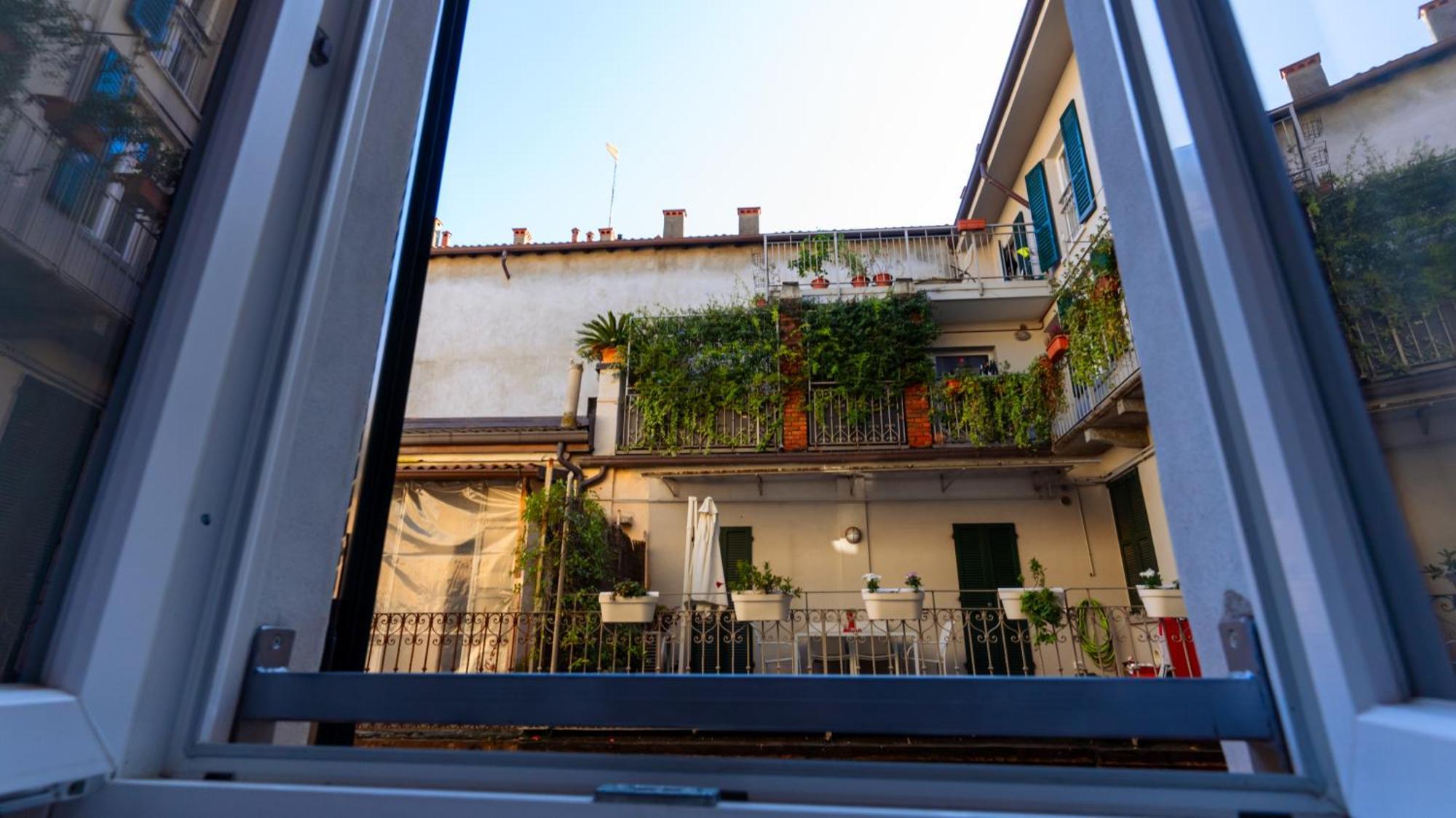 Exclusive Apartment - Magritte Style Lecco Exterior photo