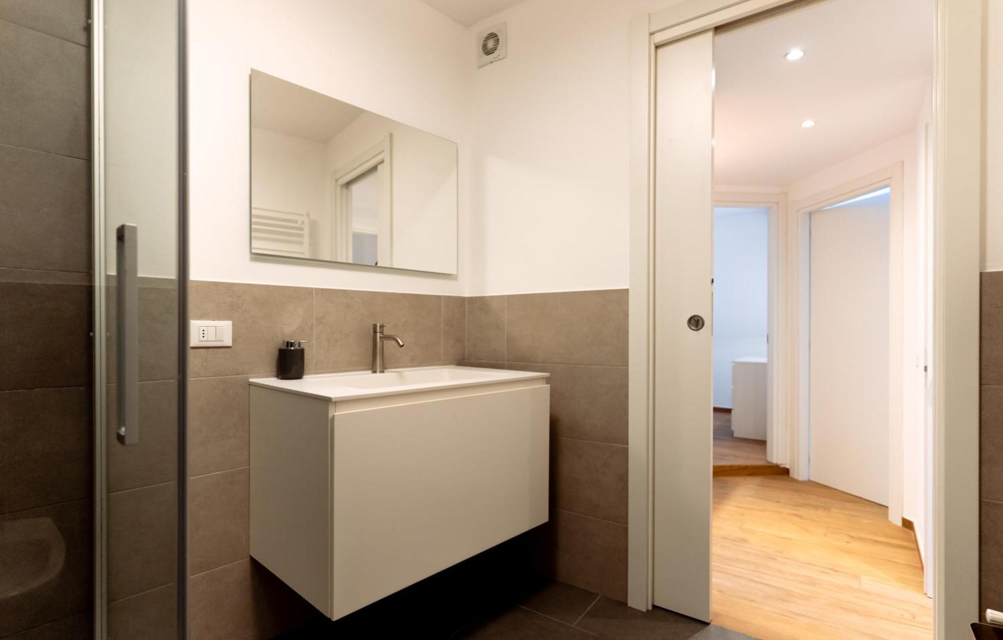 Exclusive Apartment - Magritte Style Lecco Exterior photo
