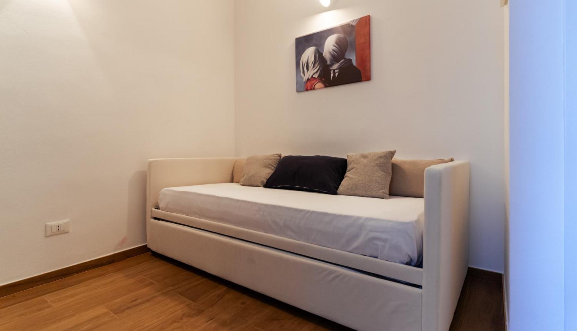 Exclusive Apartment - Magritte Style Lecco Exterior photo