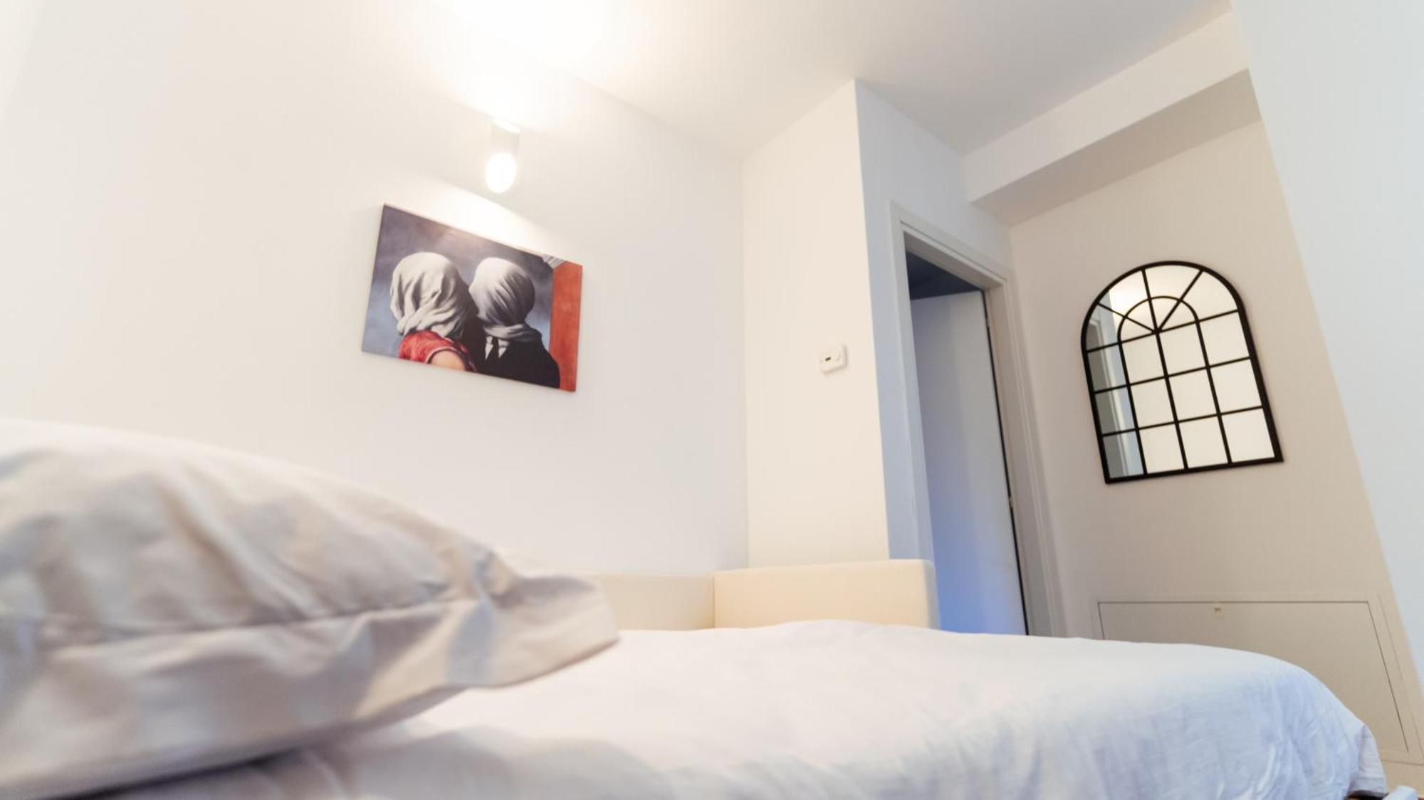 Exclusive Apartment - Magritte Style Lecco Exterior photo